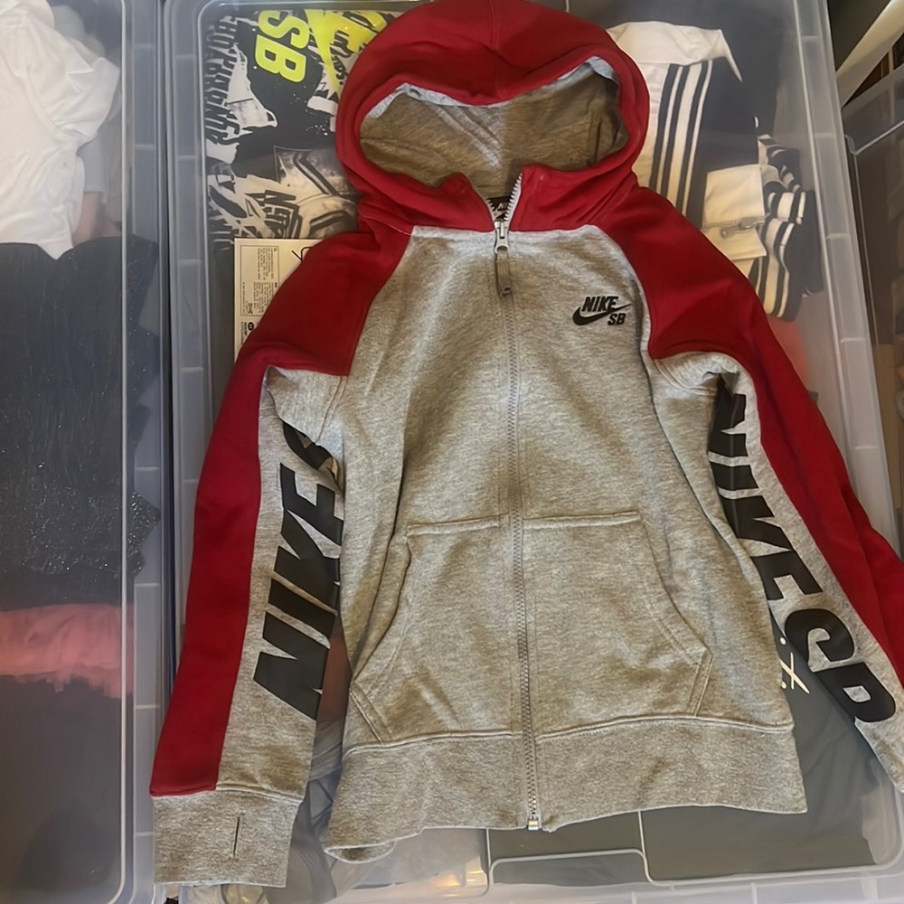 Nike boys zip up hoodie
